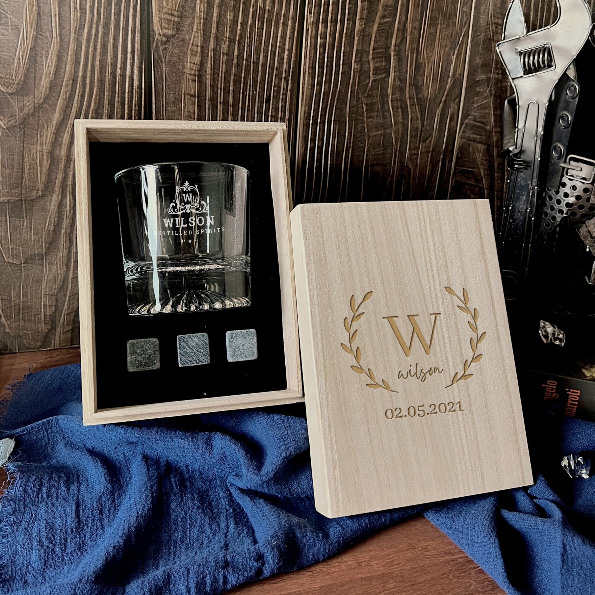 Personalised Wooden Whiskey Gift Box, Round Pattern Thick Base Glass, Ice Stones, Coaster, Custom Engraved Wedding Barware, Groomsman Gift