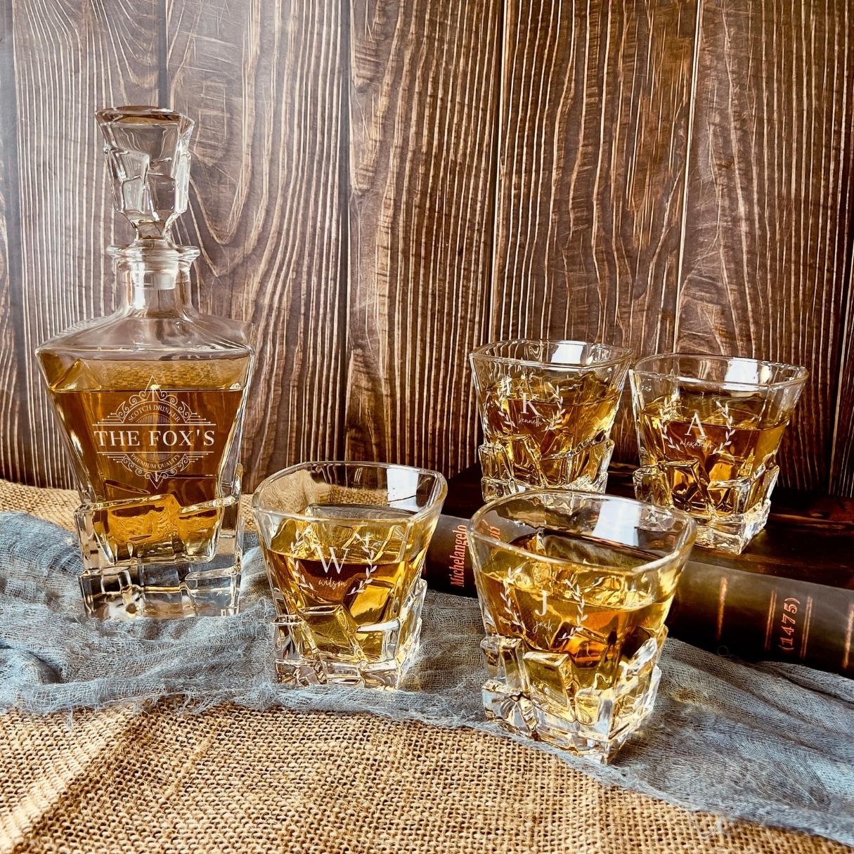 Personalised 950ml Whiskey Decanter Set with 4 Scotch Glasses, Custom Engraved Housewarming, Birthday, Groomsmen Whisky Barware Gift for Him
