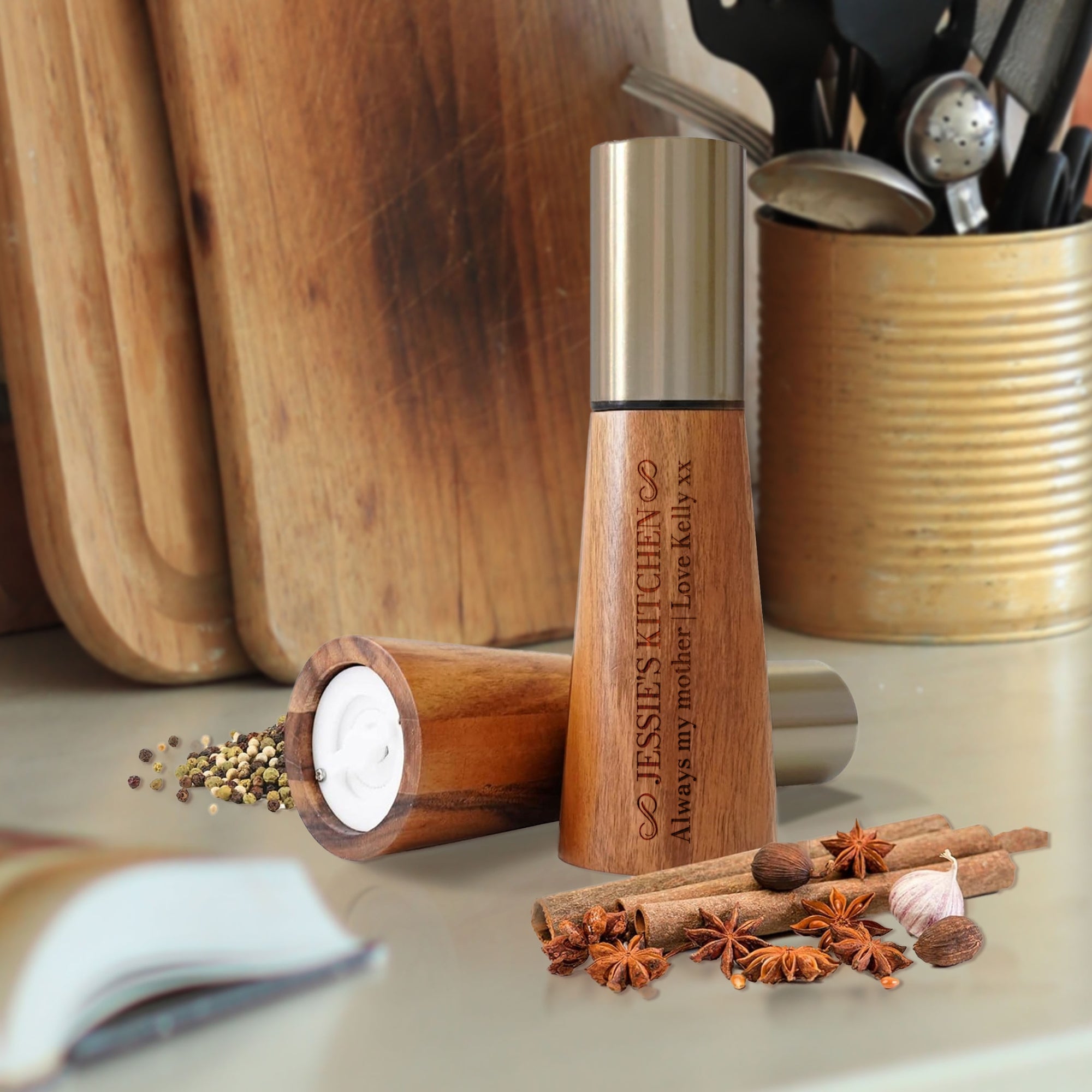Personalised Acacia Salt Shaker and Pepper Grinder & Base Set, Custom Engraved Manual Spice Mill Crusher, Kitchen Utensils Housewarming Gift