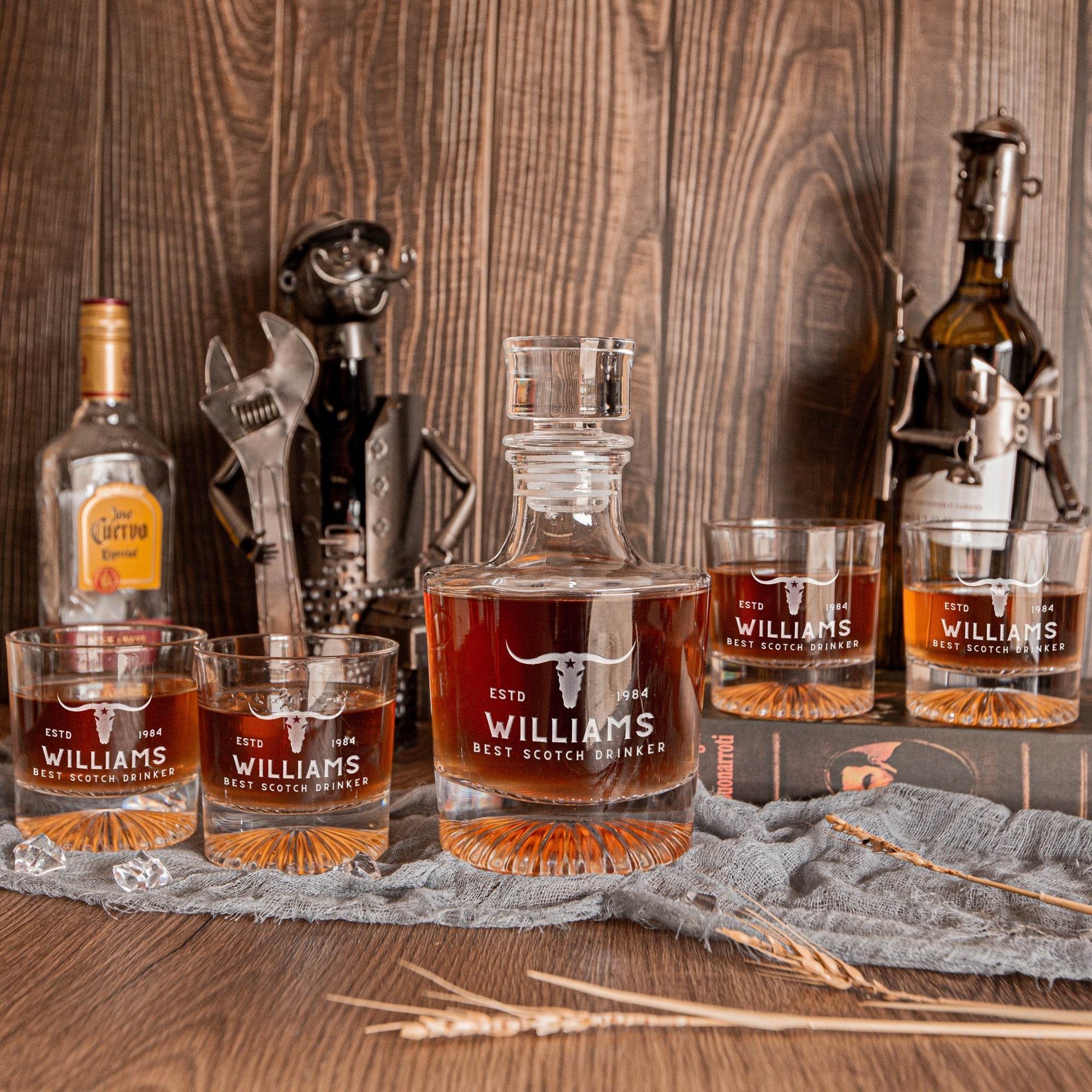 Personalised Round Whiskey Decanter & 6 Scotch Glasses Box Set , Custom Engraved Whisky Barware, Housewarming, Groomsmen, Dad, Birthday Gift