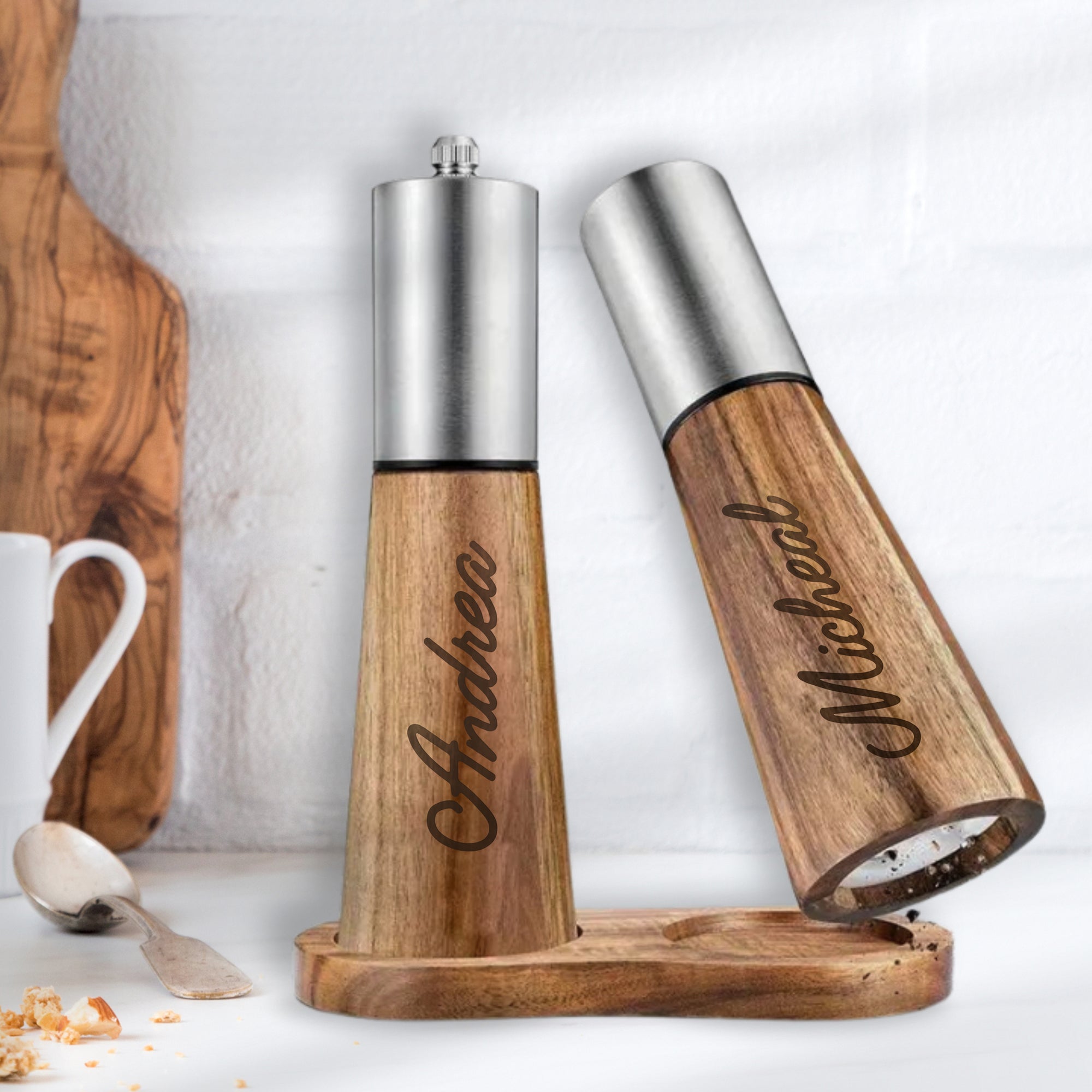 Personalised Acacia Salt Shaker and Pepper Grinder & Base Set, Custom Engraved Manual Spice Mill Crusher, Kitchen Utensils Housewarming Gift