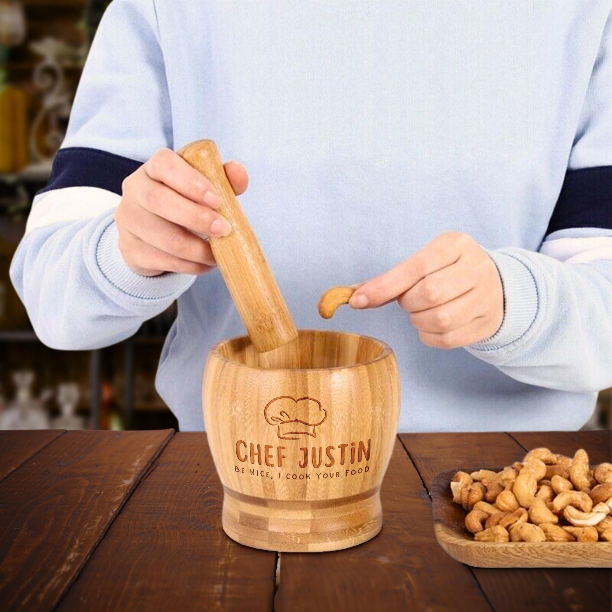 Personalised Bamboo Mortar and Pestle, Custom Engraved Wooden Garlic Shredder Bowl, Masher & Pounder, Kitchenwares, Mother Housewarming Gift