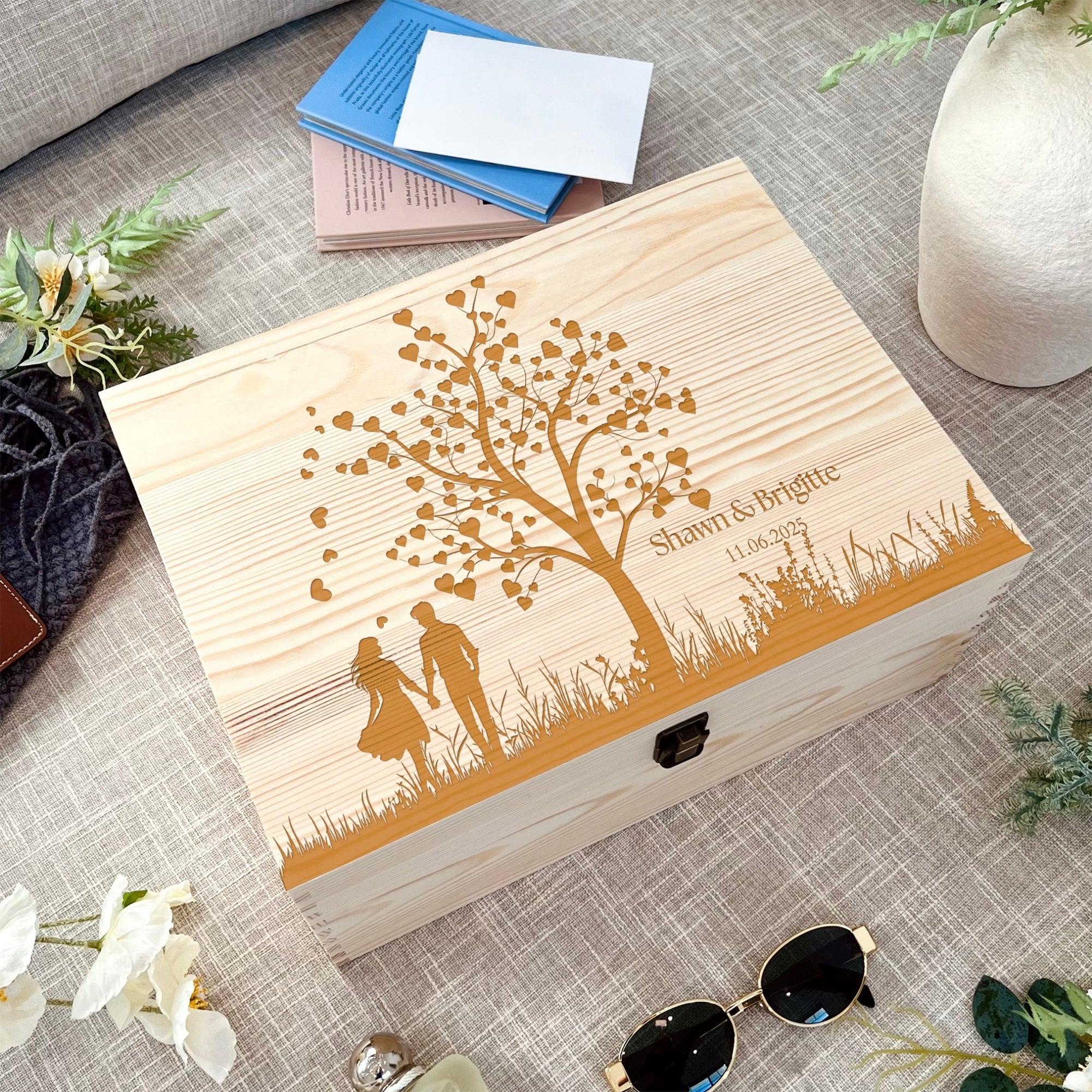 Personalised Couple Names Wedding Wooden Wreath Keepsake Box, Custom Engraved Memory Engagement Treasure Storage, Anniversary Gift