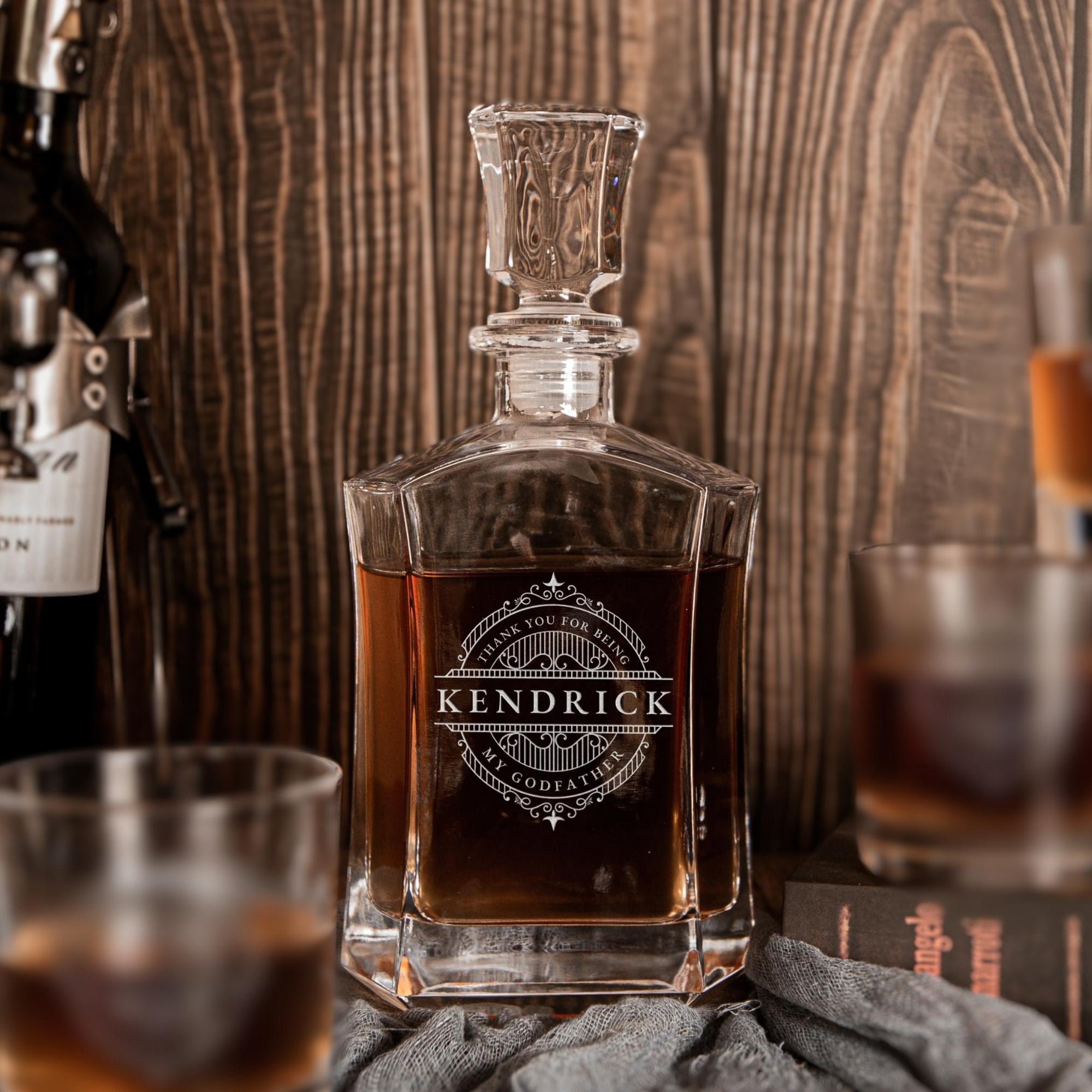 Personalised 680ml Luxury Whiskey Decanter | Custom Engraved Vintage Whisky Carafe, Housewarming, Birthday, Groomsmen Barware Gifts Him/Dad