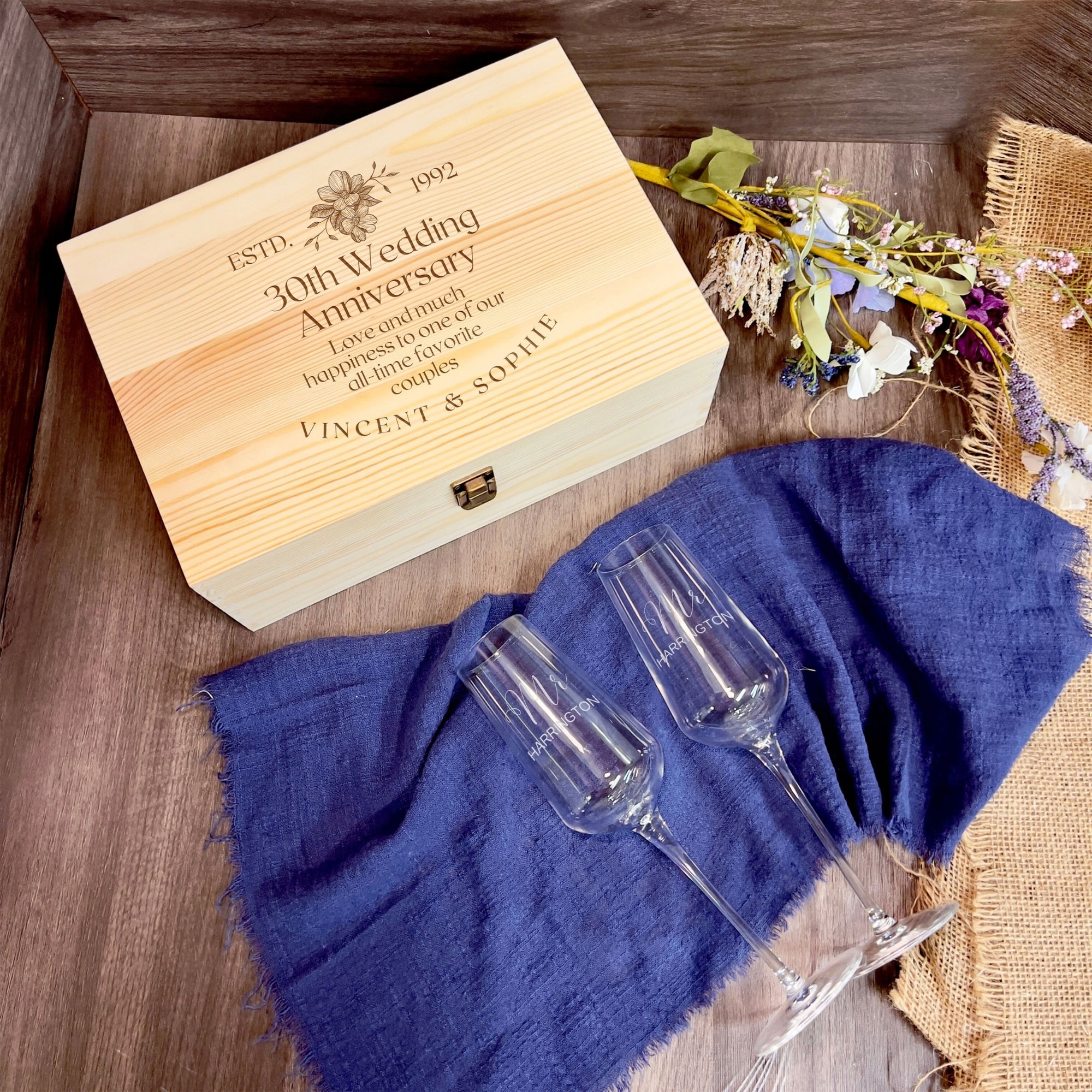 Personalised Pair of Crystal Toasting Flutes in Custom Engraved Wooden Box, Couple Champagne Glasses Set Valentines Anniversary Wedding Gift