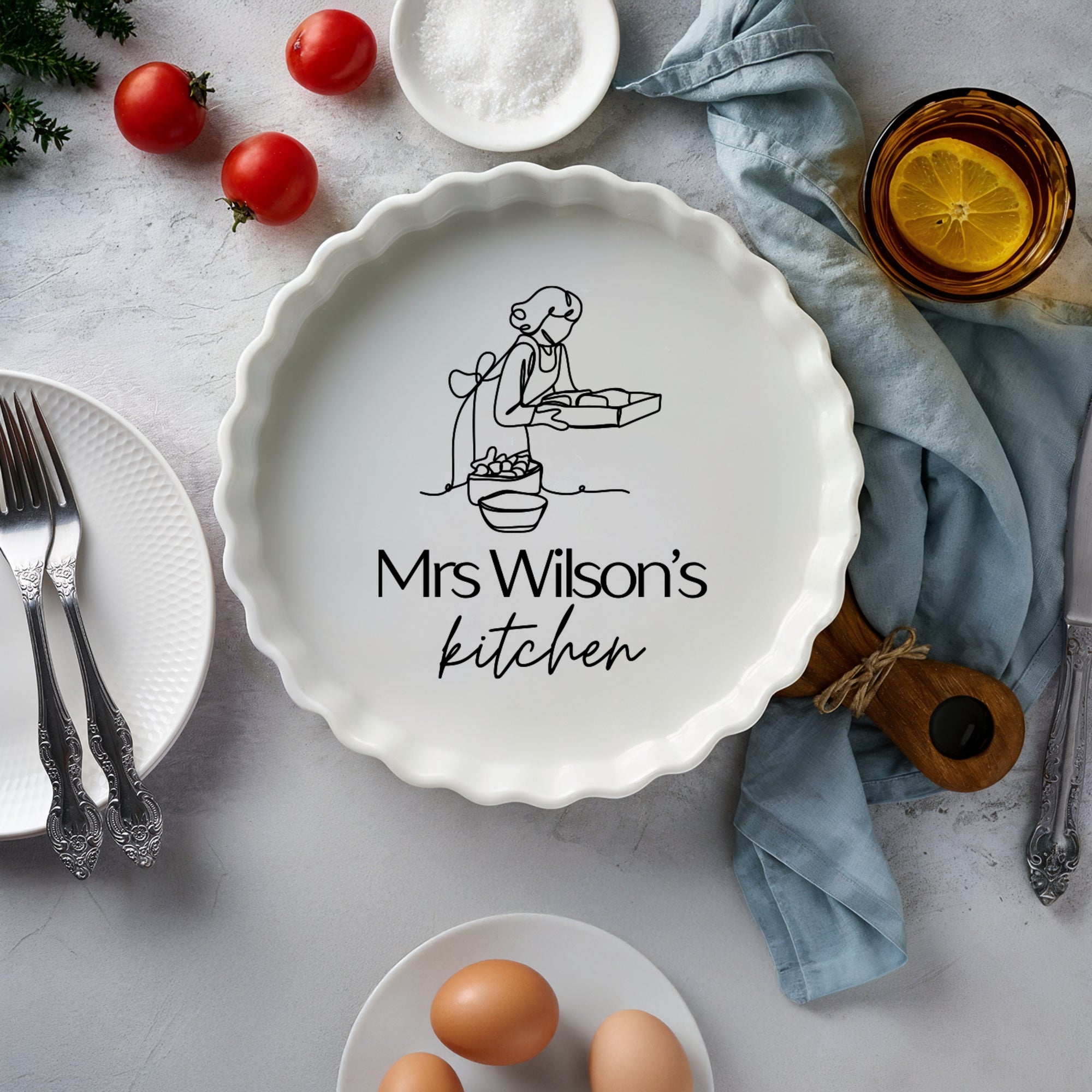 Custom Engraved Round White Porcelain Baking Tray, Personalised Pie Dish Quiches Tart, Kitchen Keepsake, Housewarming Grandma Christmas Gift