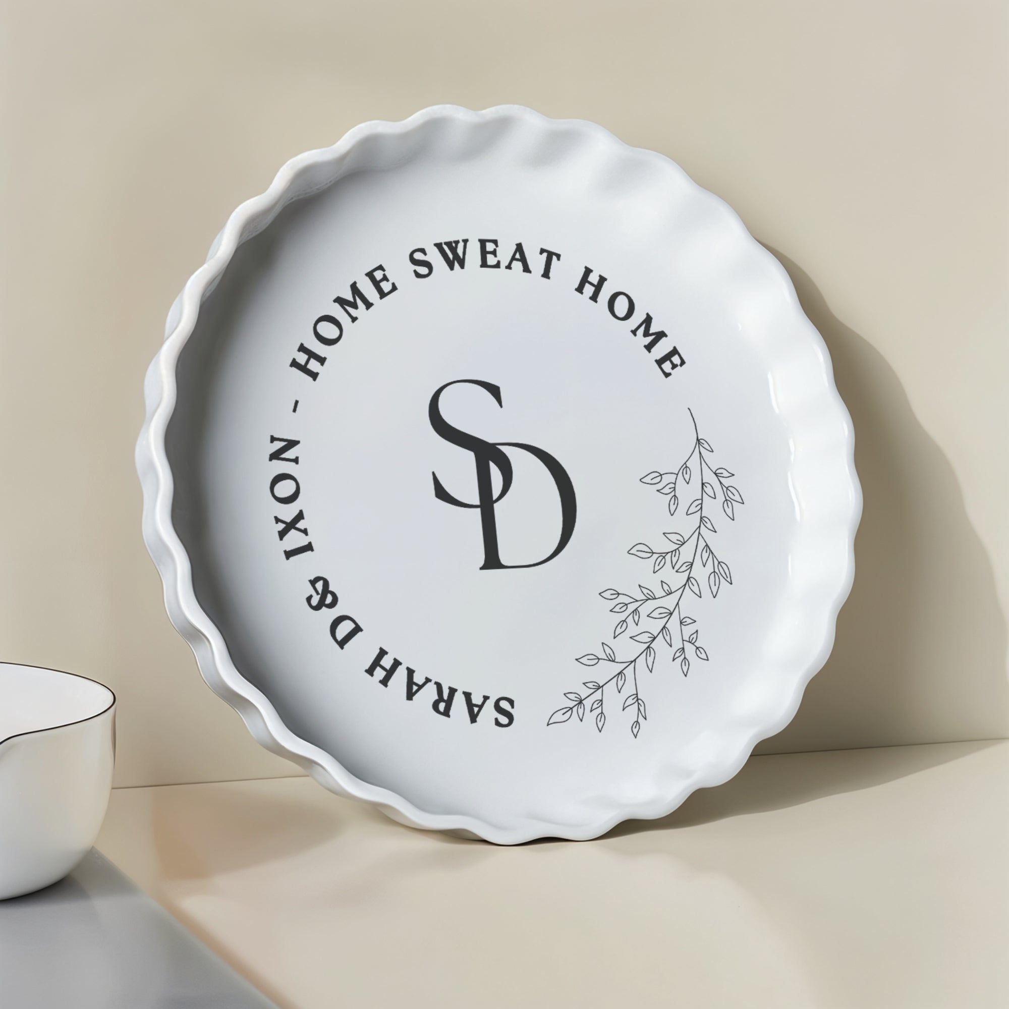 Custom Engraved Round White Porcelain Baking Tray, Personalised Pie Dish Quiches Tart, Kitchen Keepsake, Housewarming Grandma Christmas Gift