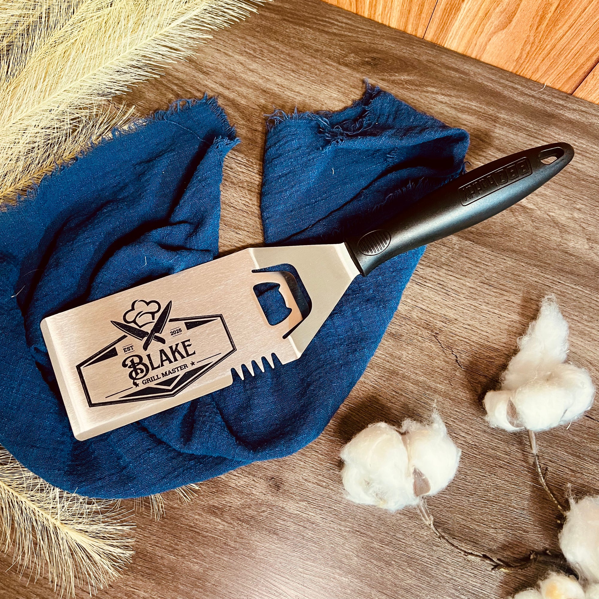 Personalised Steel BBQ Spatula with Bottle Opener & Prongs, Custom Engraved Barbecue Grill Tool, Dad, Groomsman Housewarming, Corporate Gift