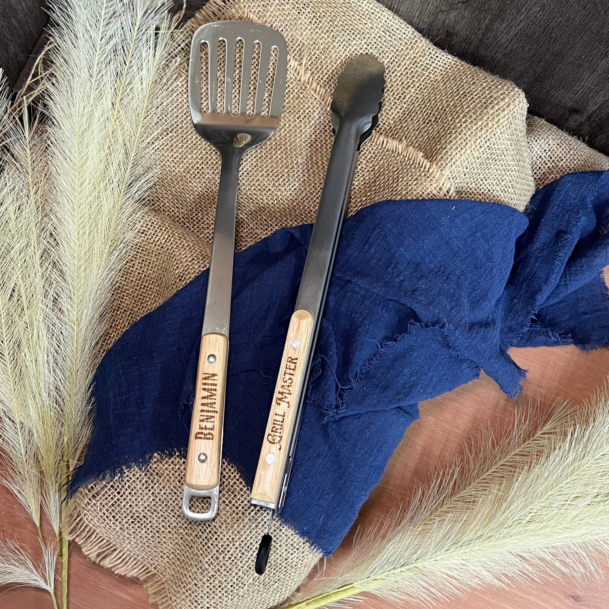 Personalised BBQ Tools Gift Set, Custom Laser Engraved Etching Barbecue Tongs & Spatula, Barbeque Grill Gift Him Dad Fathers Day GrillFather