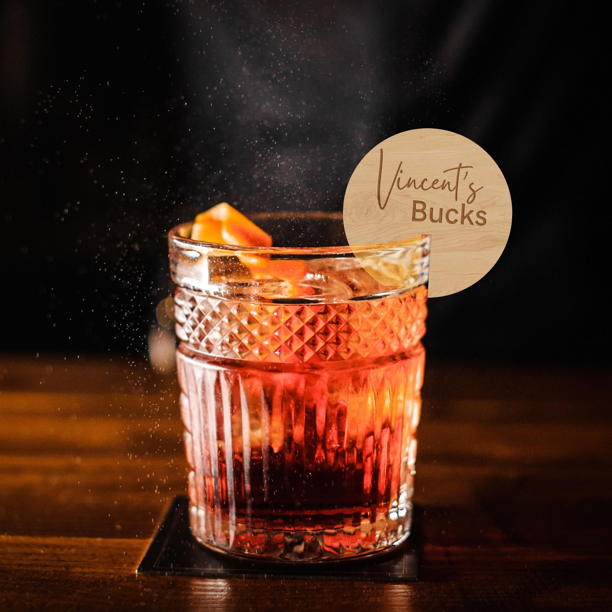 Custom Engraved Acrylic Drink Tag, Wooden Drink Charms/ Toppers, Wedding Favours, Personalised Place Name Seating Glass Hanging Plaque, Ceremony/ Elegant Event/ Engagement/ Bridal Shower/ Birthday Party Present Decor