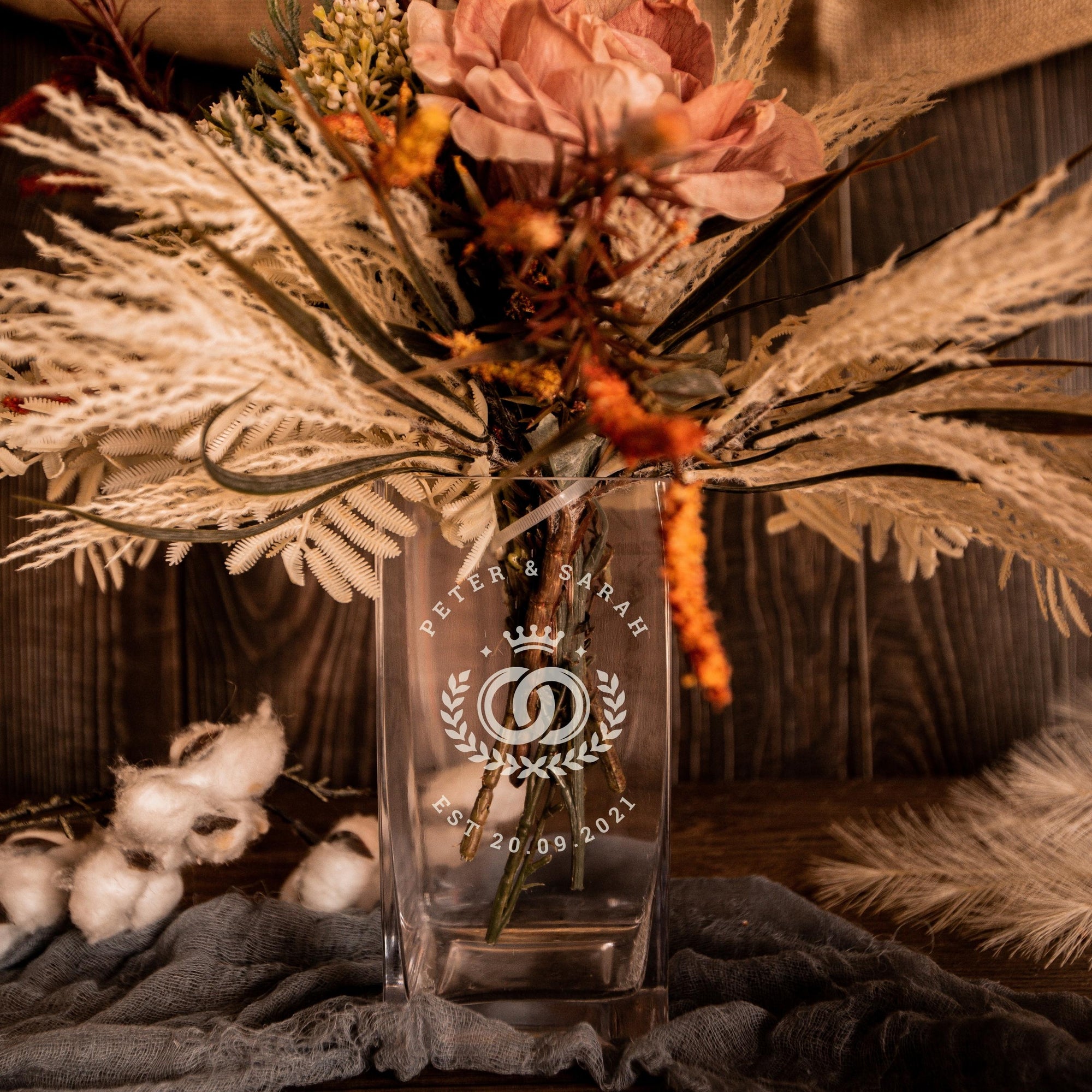 Personalised Square Tank Glass Vase, Custom Engraved Memorial Wedding Gift for Bridesmaid, Mother of Bride/ Groom, Housewarming, Anniversary