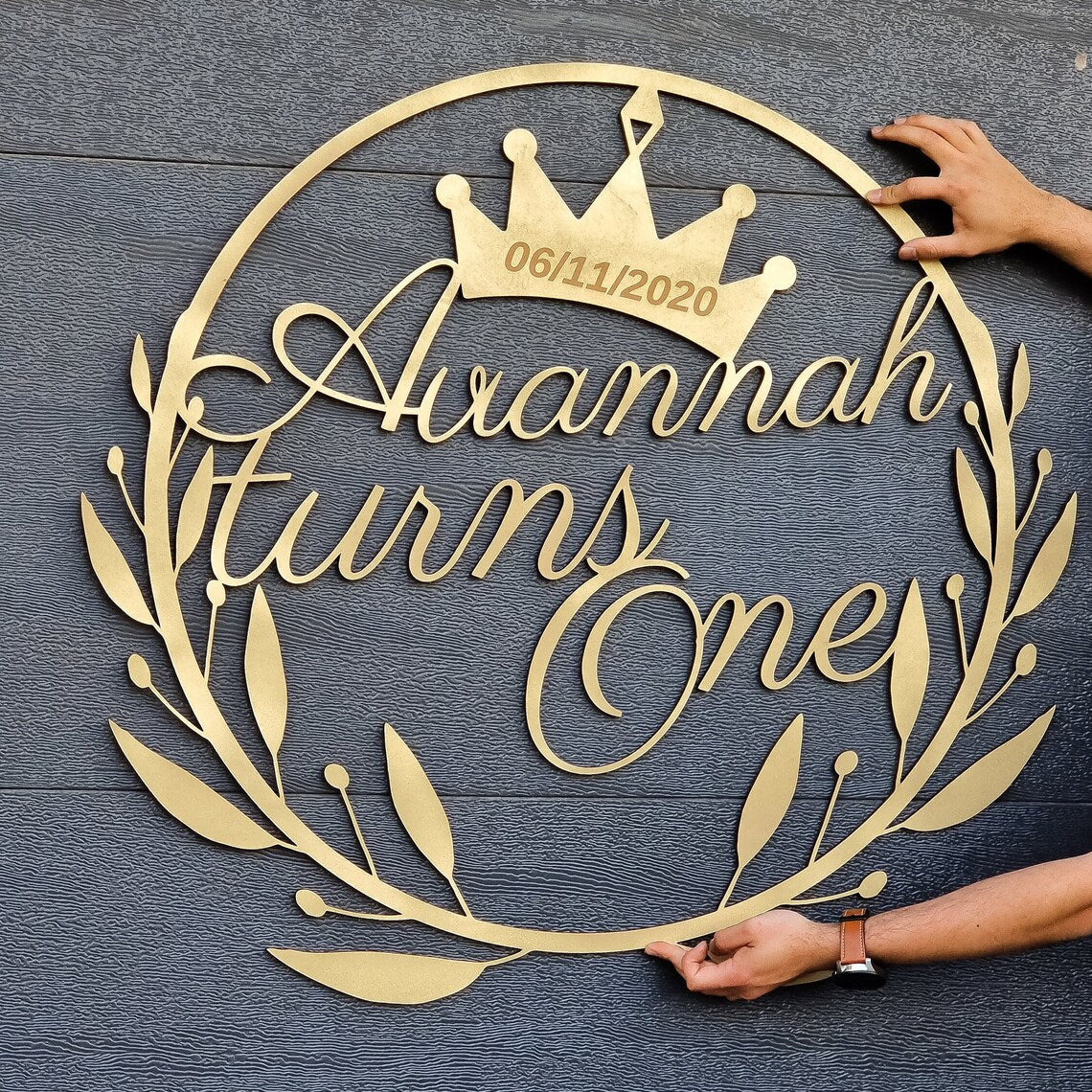 baby-name-hoop-sign-birthday-christening-baptism-event-party-newborn-baby-shower-wooden-round-signage-yoonek-personalised-gifts-australia