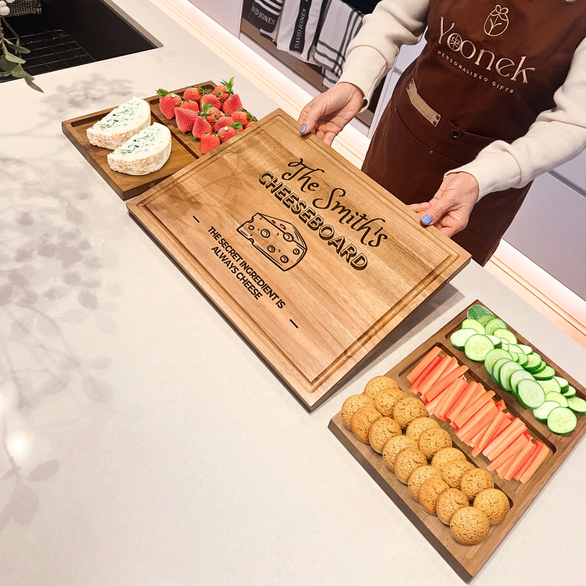 Personalised Acacia Wooden Magnetic Cutting Board & Trays, Custom Engraved Cheese Charcuterie Serving Platter, Housewarming, Corporate Gift