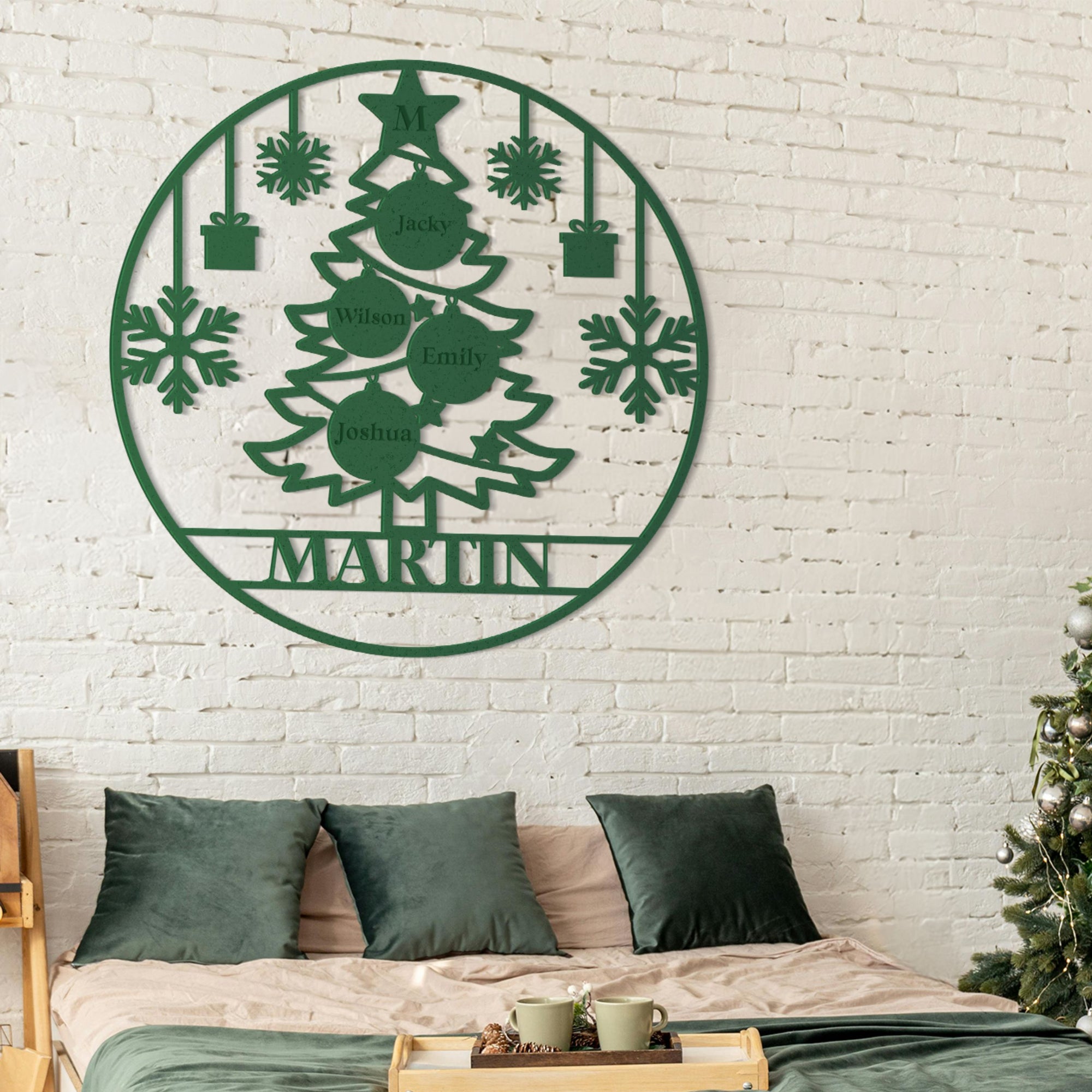 Custom Christmas Tree Family Member Names Sign, Personalised Xmas New Year Signage, Party Event Wall Hoop Backdrop Festive Wreath Door Decor