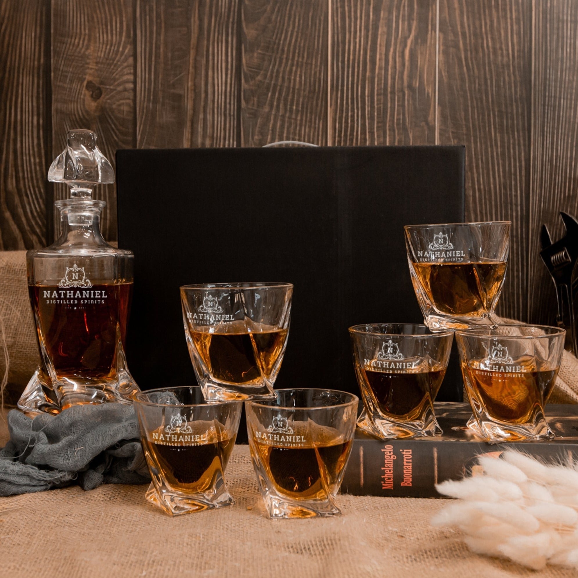 Personalised Twisted Whiskey Decanter & 6 Scotch Glasses Box Set , Custom Engraved Whisky Barware, Housewarming, Groomsmen Dad Birthday Gift