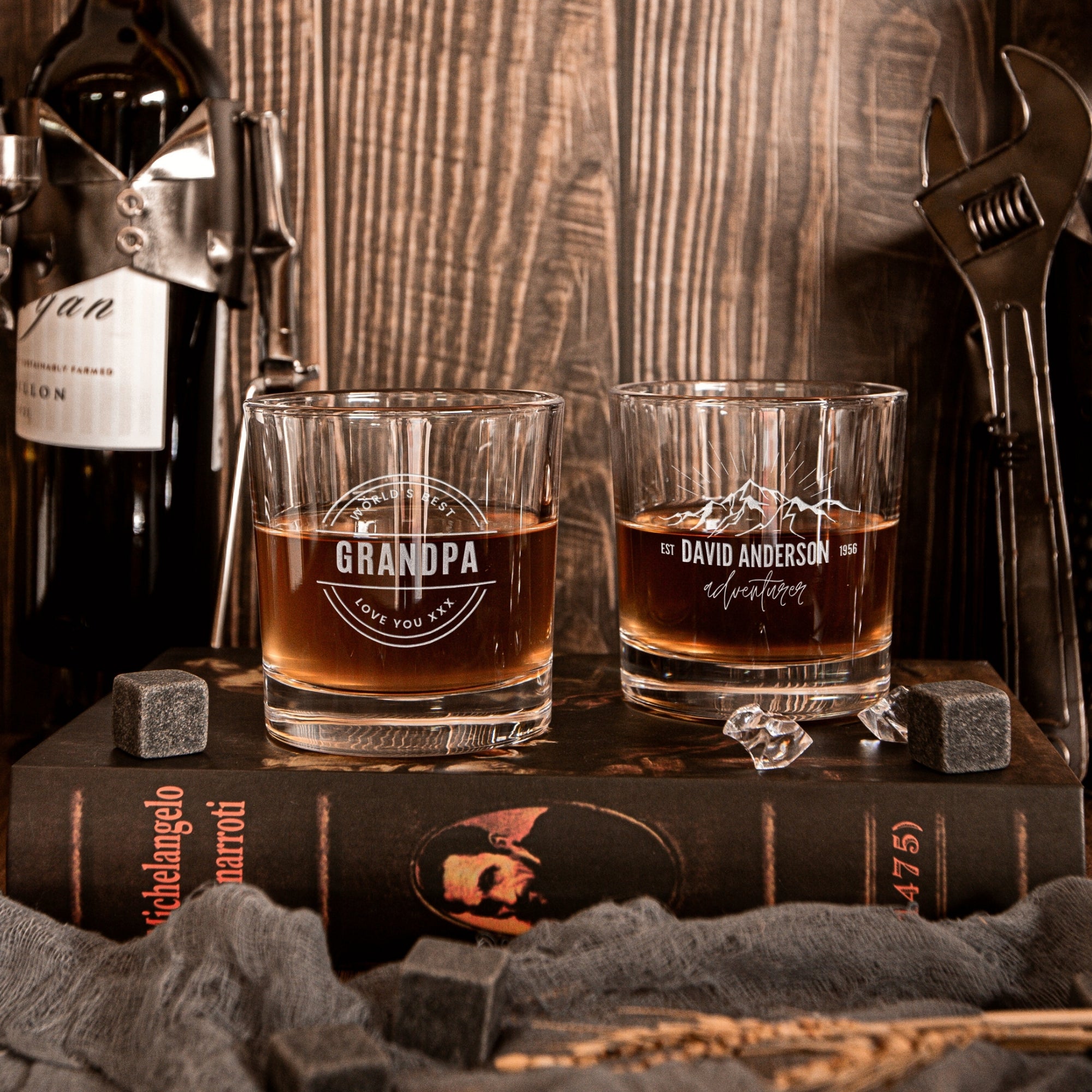 Personalised Wooden Barrel Whiskey Box, 2 Scotch Glasses, 6 Ice Stones | Custom Engraved Barware Set, Dad Groomsmen, Anniversary, Xmas Gift 