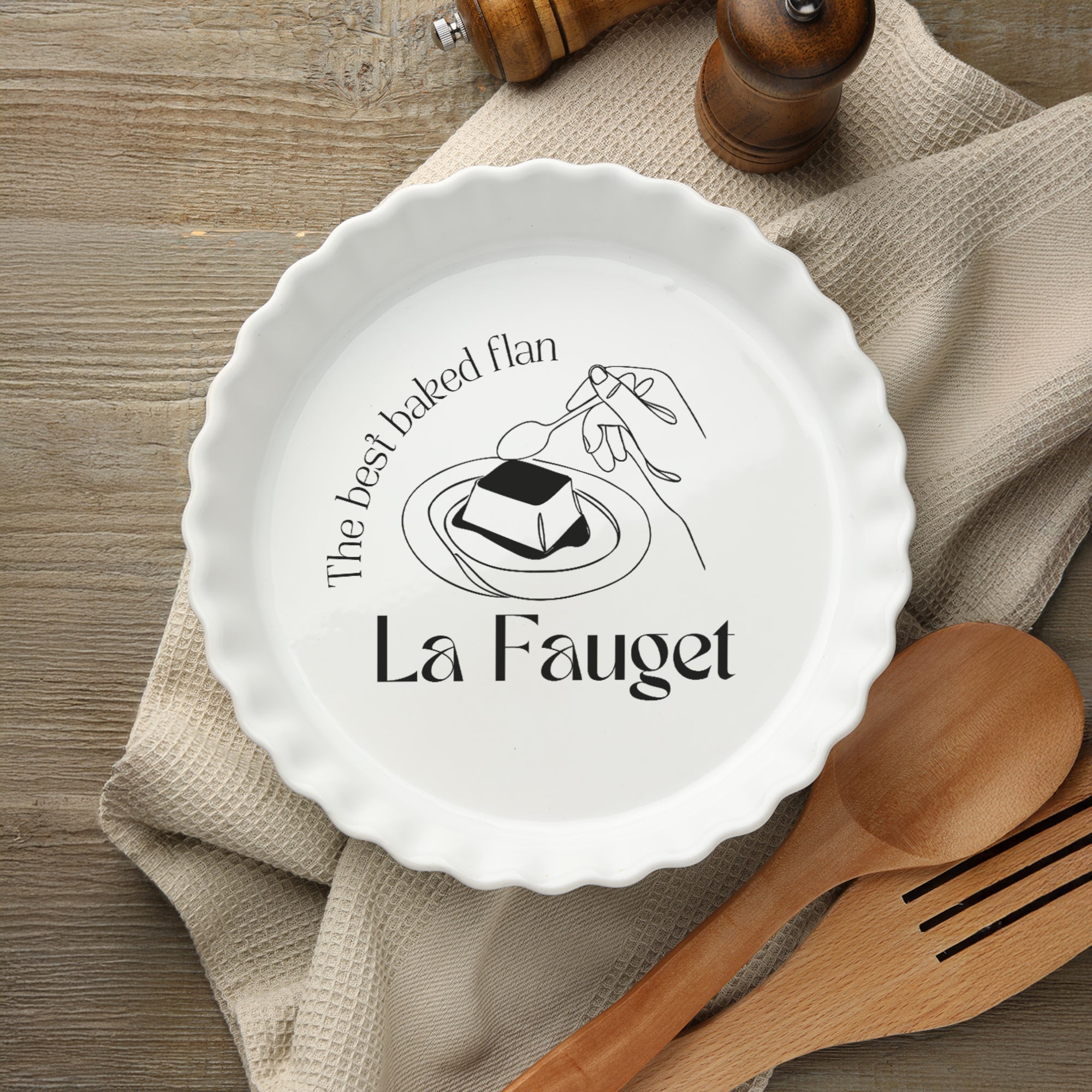 Custom Engraved Round White Porcelain Baking Tray, Personalised Pie Dish Quiches Tart, Kitchen Keepsake, Housewarming Grandma Christmas Gift