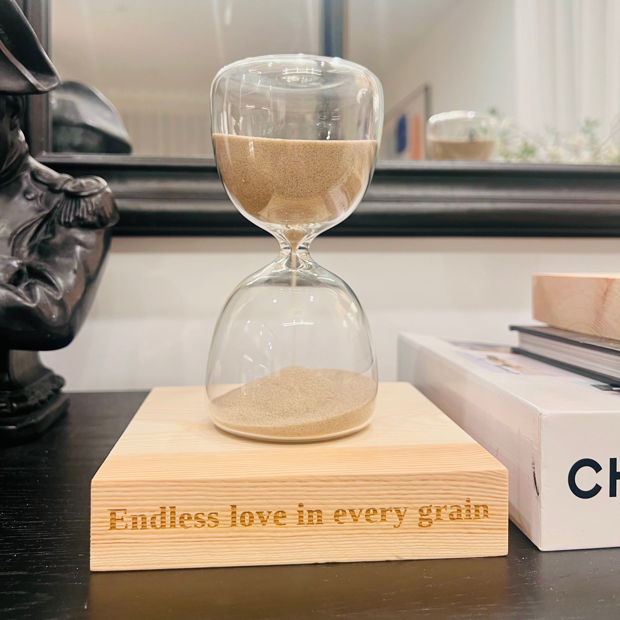 Personalised Glass Hourglass Timer & Wooden Base, Custom Engraved Sand Art Display Decor, Office Accessories, Anniversary Housewarming Gift