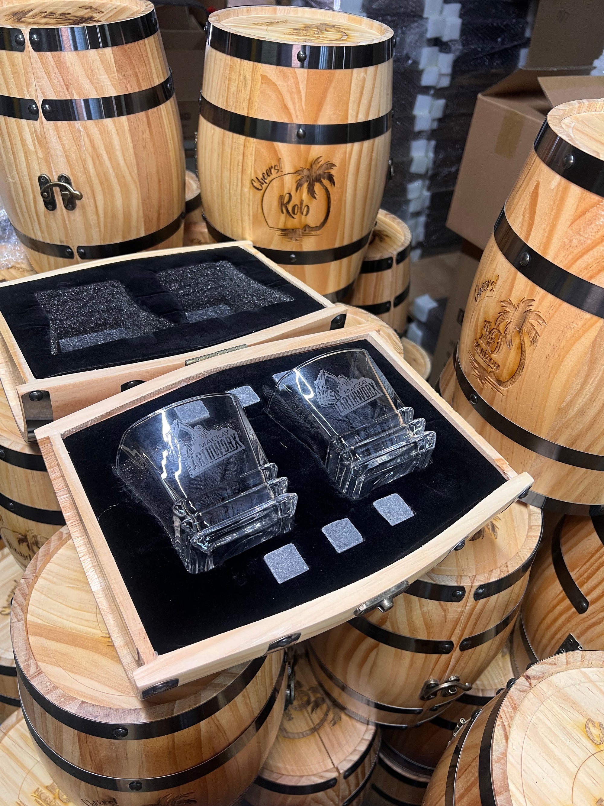 Personalised Wooden Barrel Whiskey Box, 2 Prism Glasses, 6 Ice Stones | Custom Engraved Barware Set, Dad, Groomsmen, Retirement, Xmas Gift 