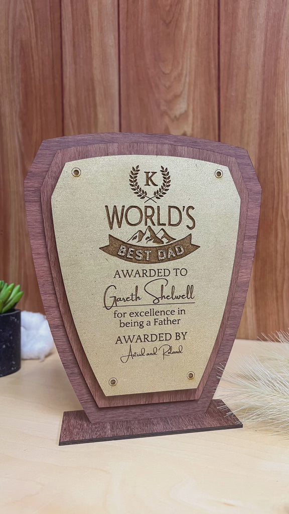 Personalised Number One Daddy Wooden Trophy Award, Engraved World Greatest Grandpa Shield, Custom Logo Keepsake Gifts Best Dad, Father Crest