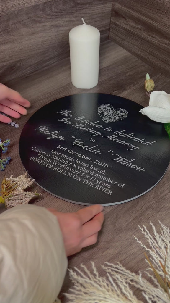 Personalised Memorial Round Slate Sign, Custom Engraved In Loving Memory Garden Stone, Funeral Cemetery Plaque, Loss of Loved One Pray Gift