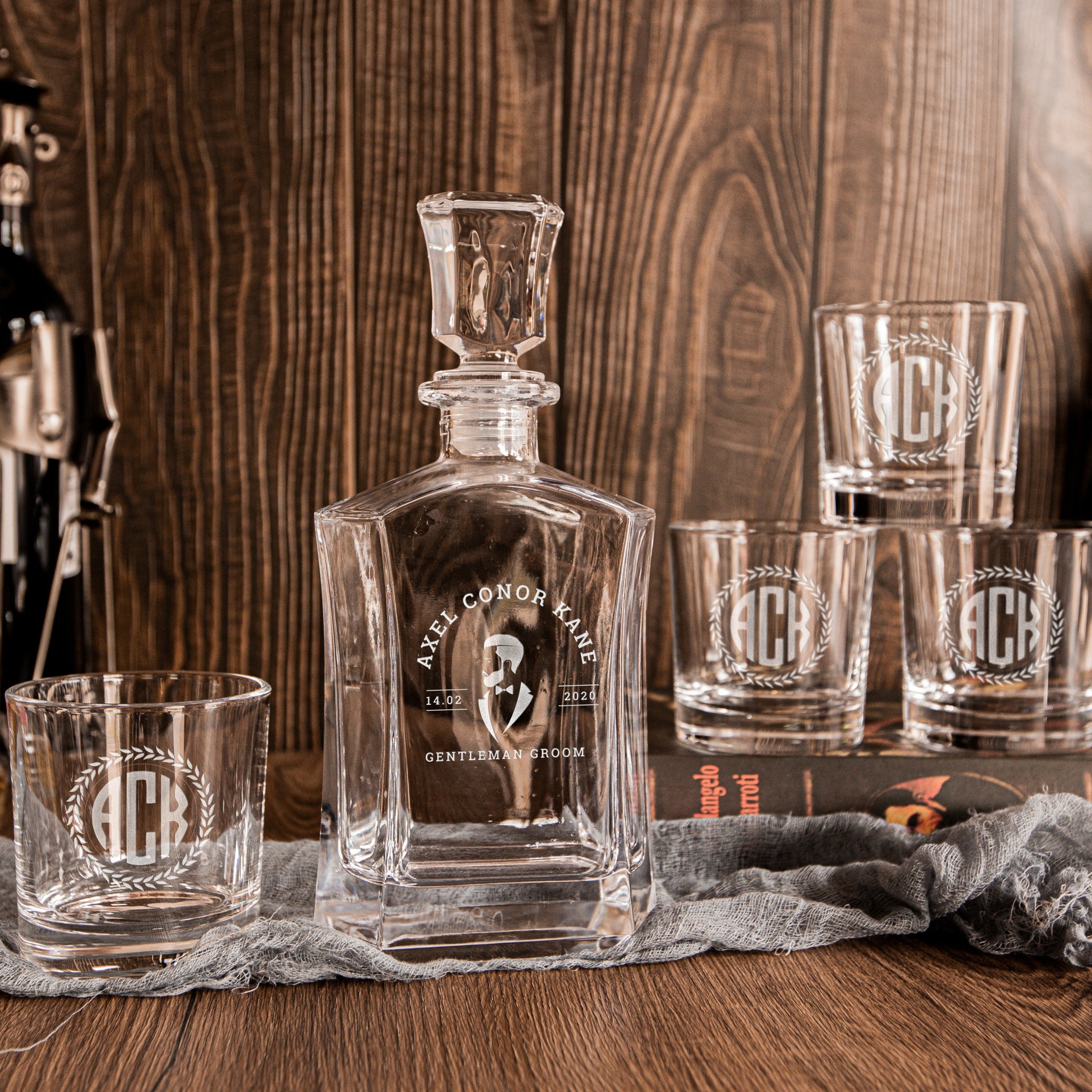 Engraved Whiskey Decanter Set & 4 Scotch Glasses, Bourbon Carafe, Personalised Custom Premium Whisky/Brandy Birthday, Groomsmen, Barware Gift for Dad/ Him