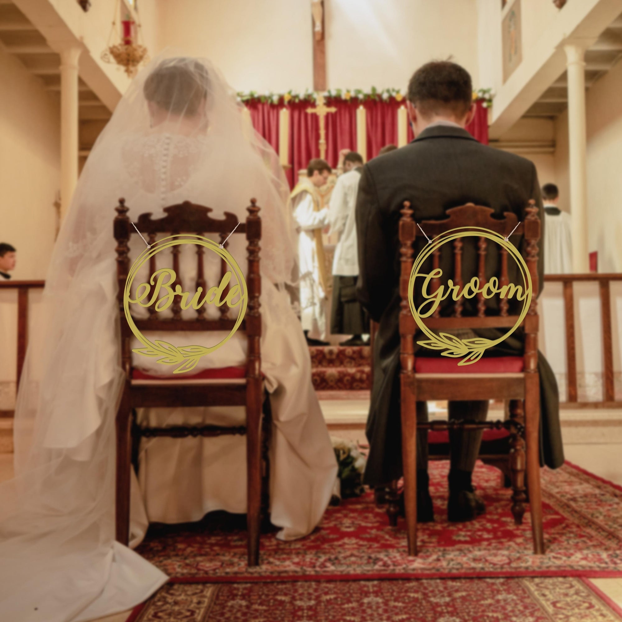 Personalised Wooden/ Mirror Acrylic Wedding Chair Sign for Reception, Custom Matching Pair of Couple Name Signage, Mr &amp; Mrs, Groom &amp; Bride, Hubby &amp; Wifey, Husband &amp; Wife Scribble Leaf Hoop, Rustic Event Photo Prop