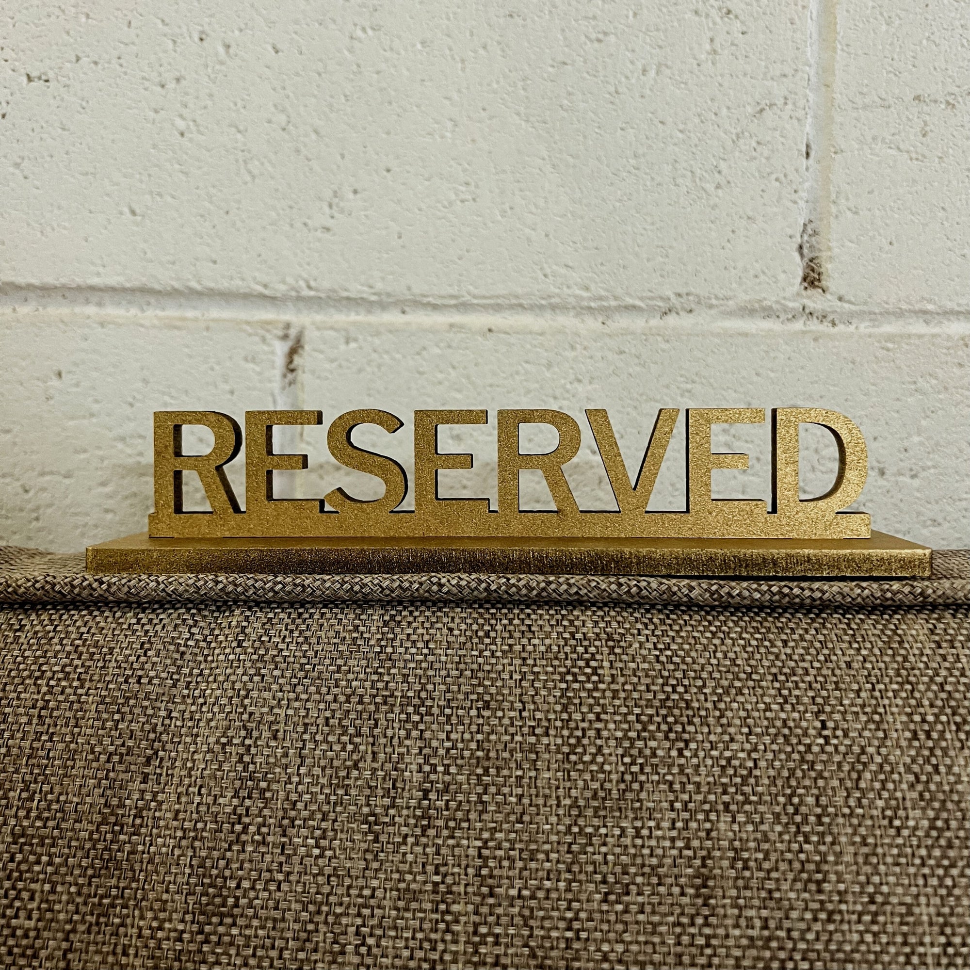 Custom Wooden/ Mirror Acrylic Wedding Wreath Table Numbers, Rustic/ Vintage Reserved Table/ Seating Name Sign for Restaurant, Wedding &amp; Dinner, Event Party Decor