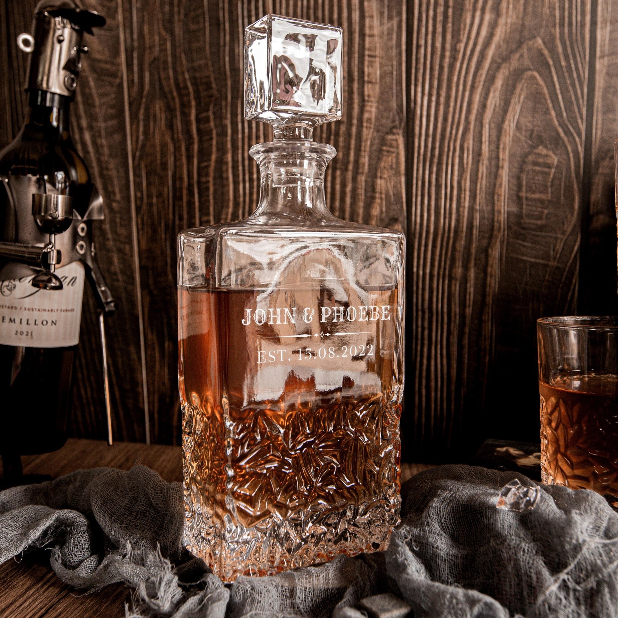 Engraved Carving Whiskey Decanter Set &amp; 4 Scotch Glasses, Personalised Custom Monogram Initial Carafe, Tumbler, Housewarming, Groomsmen Gift