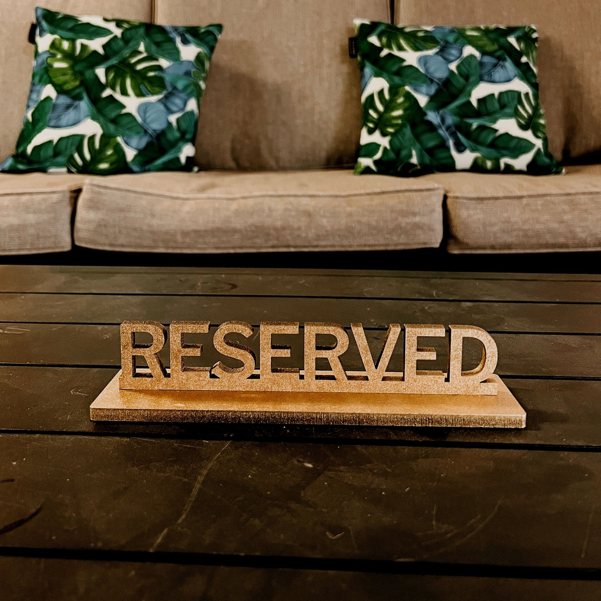 Custom Wooden/ Mirror Acrylic Wedding Wreath Table Numbers, Rustic/ Vintage Reserved Table/ Seating Name Sign for Restaurant, Wedding &amp; Dinner, Event Party Decor