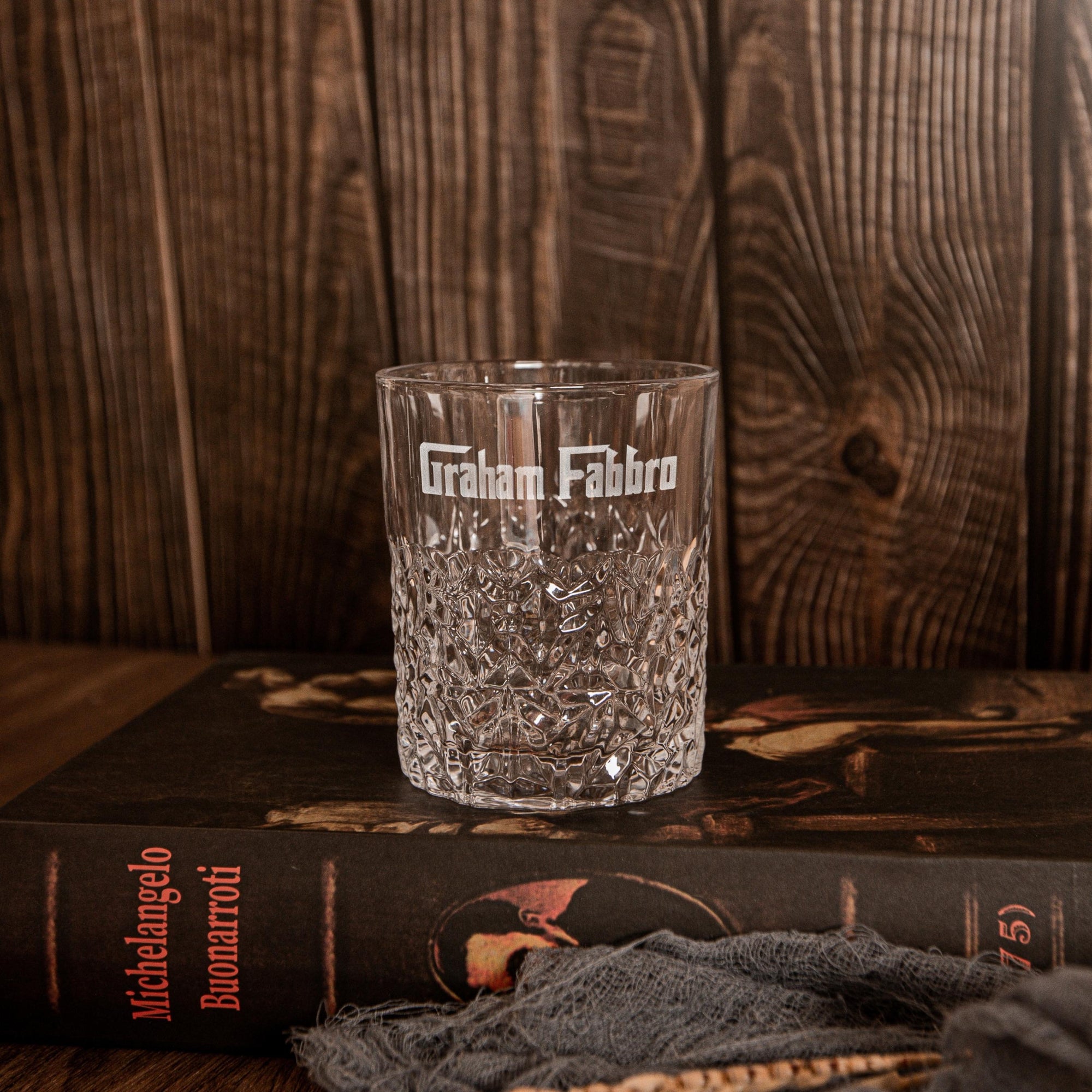 Engraved Carving Whiskey Decanter Set &amp; 4 Scotch Glasses, Personalised Custom Monogram Initial Carafe, Tumbler, Housewarming, Groomsmen Gift