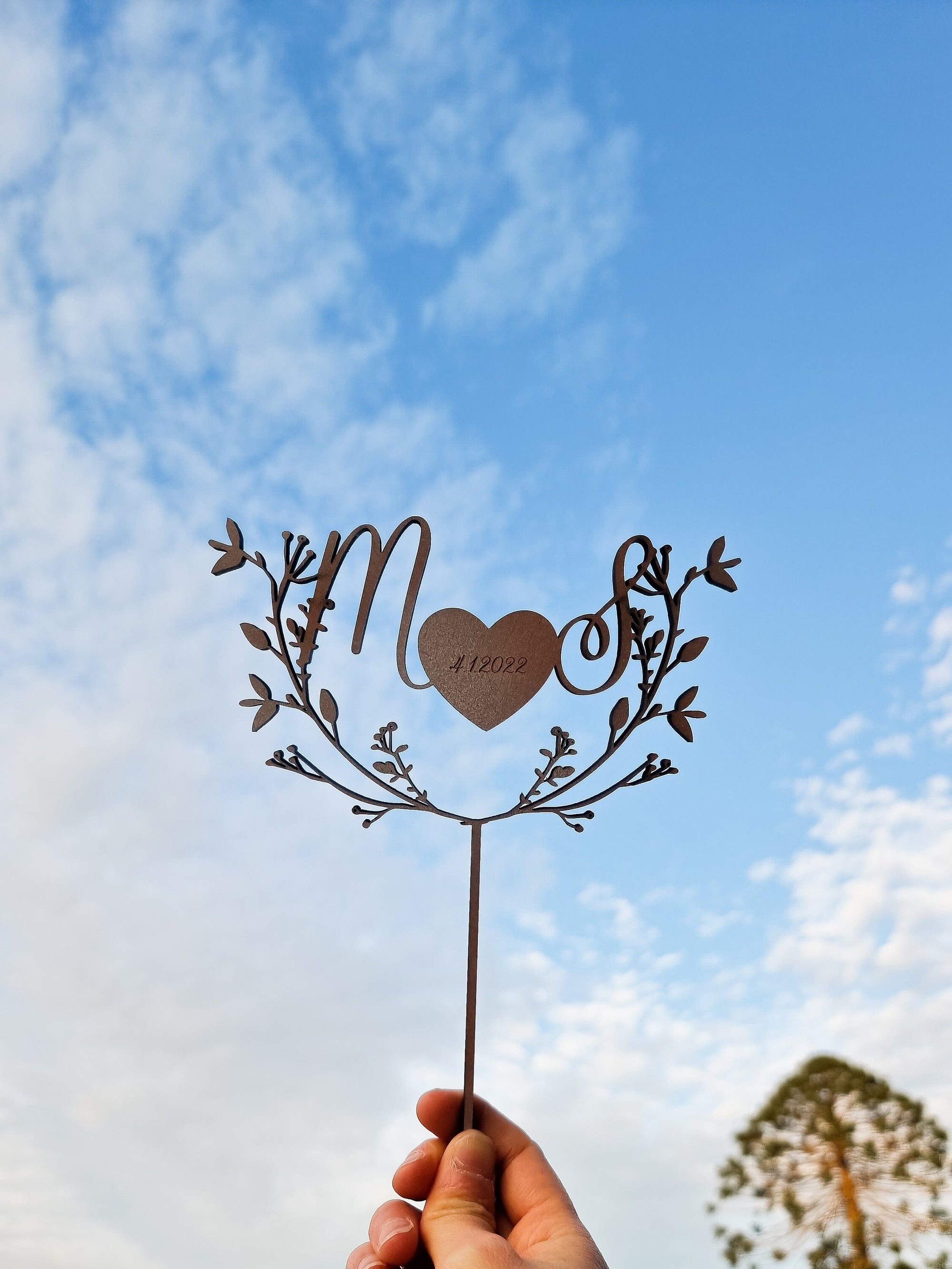 Custom Name &amp; Engraved Date - Heart Leaf Cake Topper